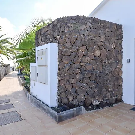 Rojas Playa Blanca (Lanzarote)